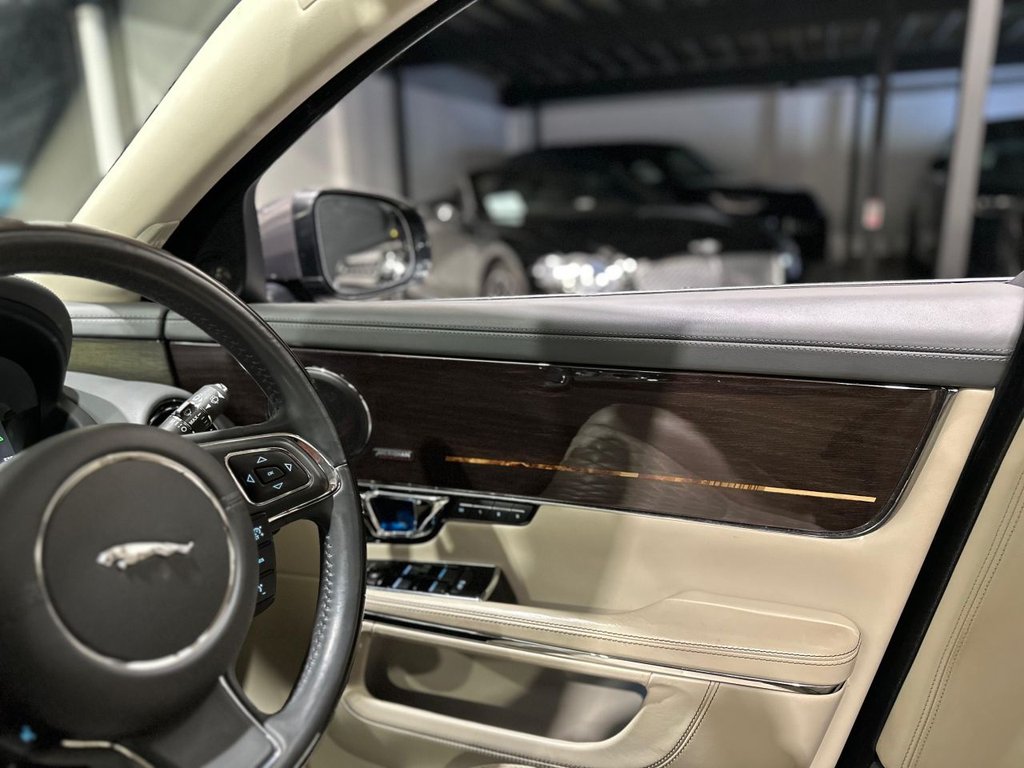 USED 2017 17 JAGUAR XJ 3.0d V6 Autobiography Saloon 4dr Diesel Auto Euro 6 (s/s) (LWB) (300 ps) ADAPTIVE CRUISE|1YEAR WARRANTY