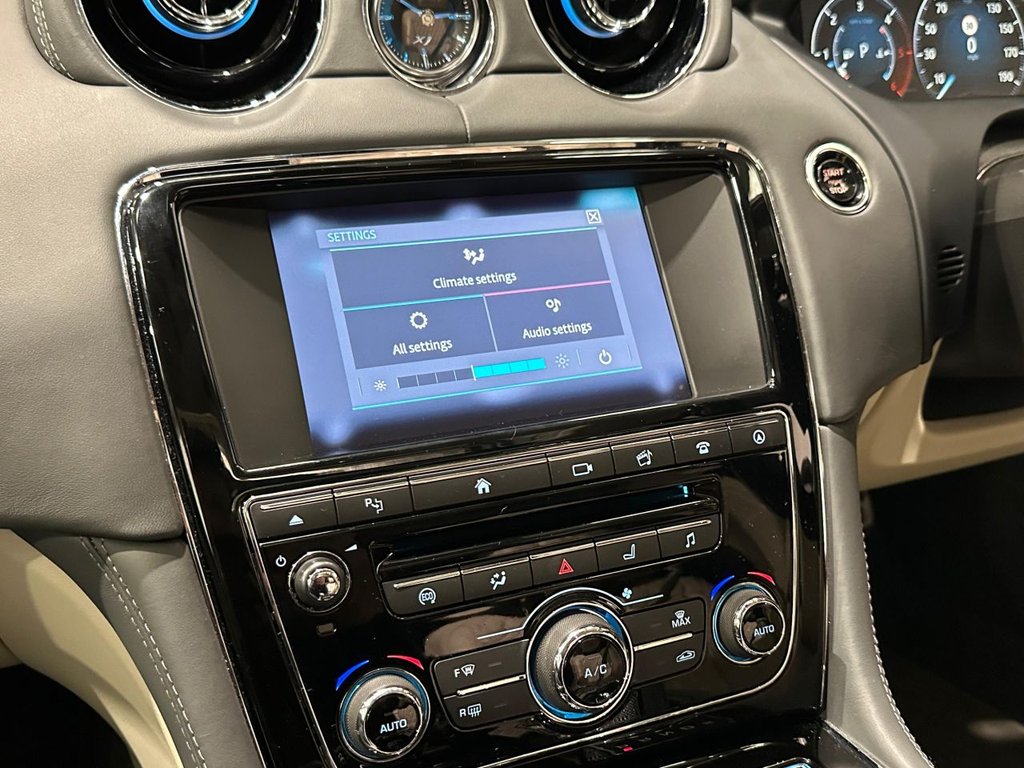 USED 2017 17 JAGUAR XJ 3.0d V6 Autobiography Saloon 4dr Diesel Auto Euro 6 (s/s) (LWB) (300 ps) ADAPTIVE CRUISE|1YEAR WARRANTY