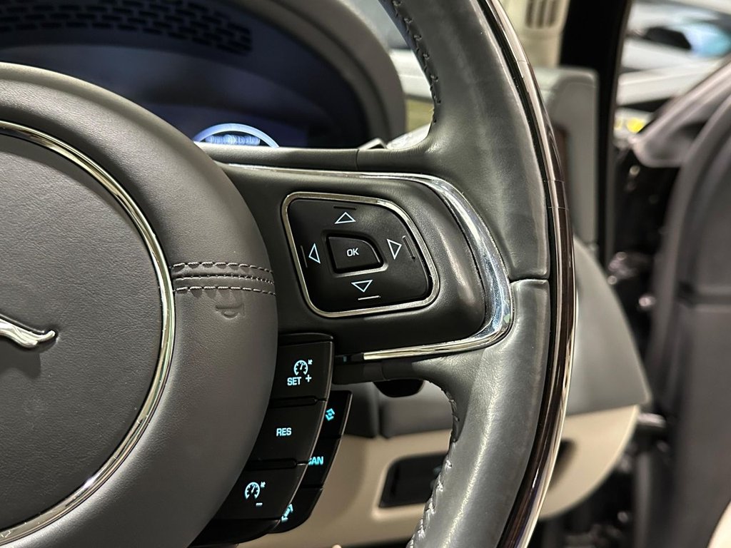 USED 2017 17 JAGUAR XJ 3.0d V6 Autobiography Saloon 4dr Diesel Auto Euro 6 (s/s) (LWB) (300 ps) ADAPTIVE CRUISE|1YEAR WARRANTY