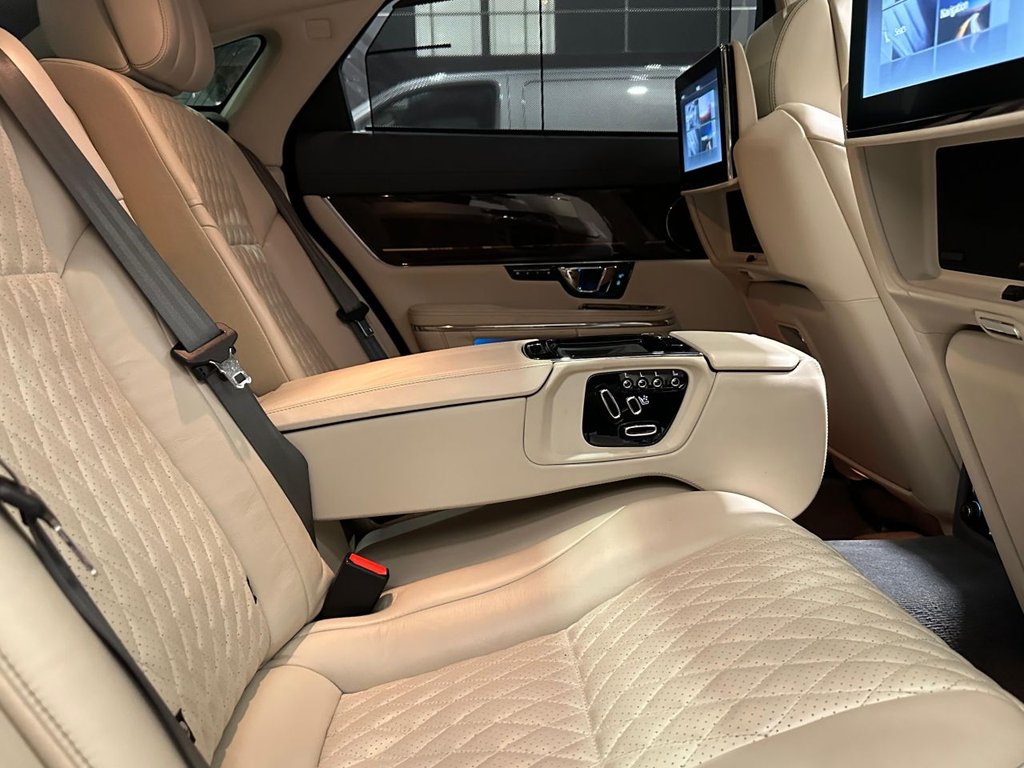 USED 2017 17 JAGUAR XJ 3.0d V6 Autobiography Saloon 4dr Diesel Auto Euro 6 (s/s) (LWB) (300 ps) ADAPTIVE CRUISE|1YEAR WARRANTY