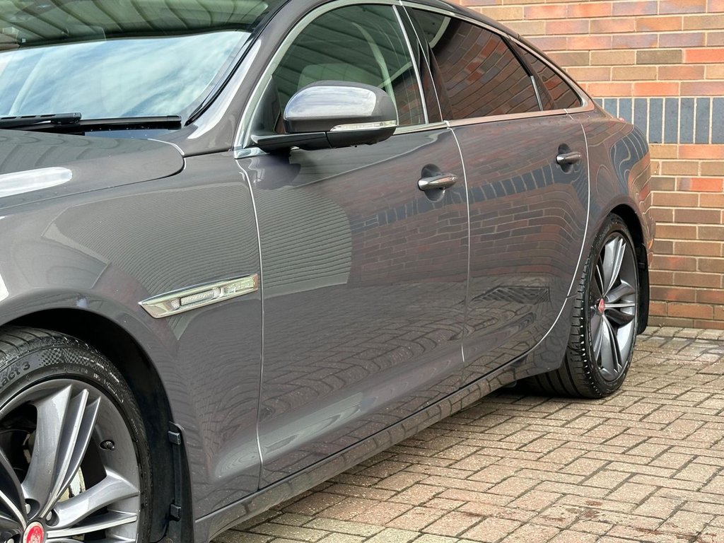 USED 2017 17 JAGUAR XJ 3.0d V6 Autobiography Saloon 4dr Diesel Auto Euro 6 (s/s) (LWB) (300 ps) ADAPTIVE CRUISE|1YEAR WARRANTY