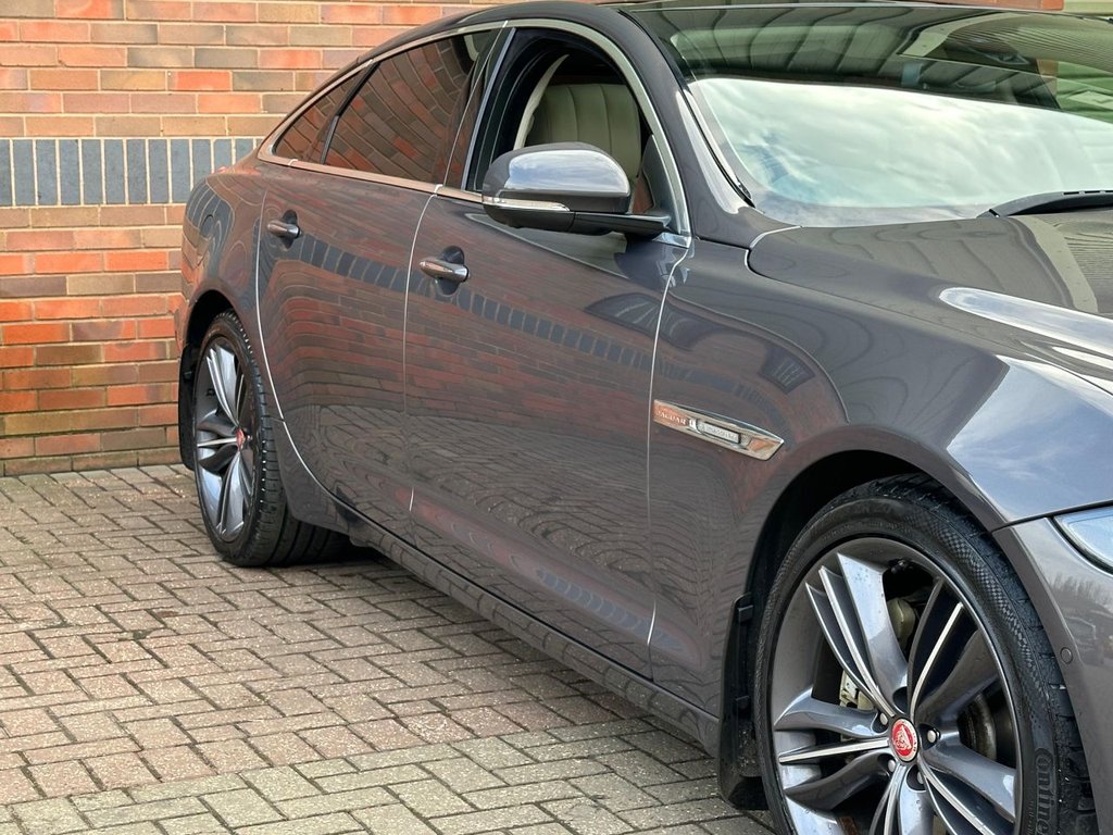 USED 2017 17 JAGUAR XJ 3.0d V6 Autobiography Saloon 4dr Diesel Auto Euro 6 (s/s) (LWB) (300 ps) ADAPTIVE CRUISE|1YEAR WARRANTY