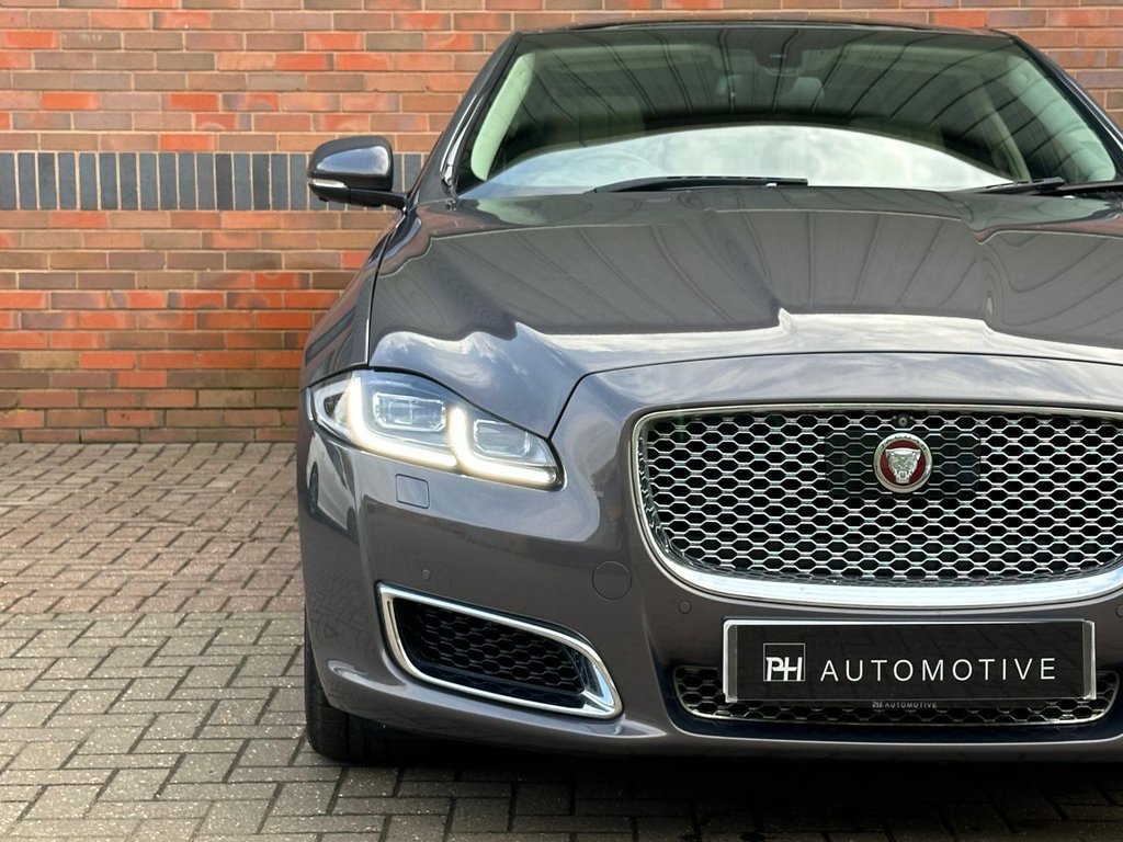 USED 2017 17 JAGUAR XJ 3.0d V6 Autobiography Saloon 4dr Diesel Auto Euro 6 (s/s) (LWB) (300 ps) ADAPTIVE CRUISE|1YEAR WARRANTY