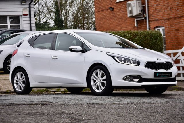2015 15 Kia Ceed 1.6 CRDi EcoDynamics 3 Hatchback 5dr Diesel Manual Euro 5 (s/s) (126 bhp)