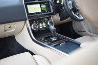 USED 2019 69 JAGUAR XE 2.0 P250i HSE Saloon 4dr Petrol Auto Euro 6 (s/s) (250 ps) PAN ROOF / 1 OWNER / MERIDIAN