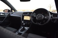 USED 2018 18 VOLKSWAGEN GOLF 2.0 TSI R Hatchback 5dr Petrol DSG 4Motion Euro 6 (s/s) (310 ps) DYNAUDIO / REV CAM / FULL HIST