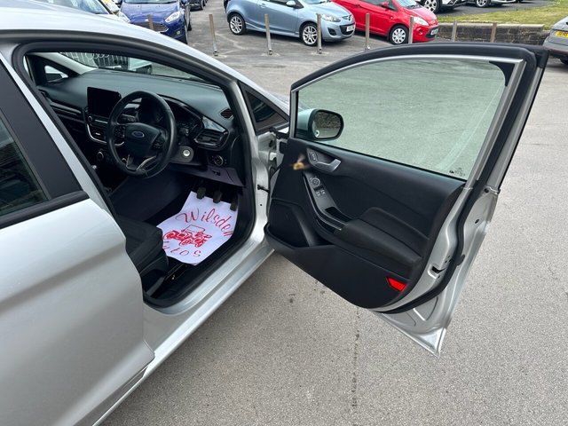 2019 FORD, FIESTA - Photo 9