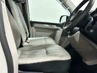 USED 2017 17 VOLKSWAGEN TRANSPORTER SHUTTLE 2.0 TDI BlueMotion Tech SE Minibus Double Cab 5dr Diesel Manual FWD LWB Euro 6 (s/s) (102 ps) Rare 9 Seater