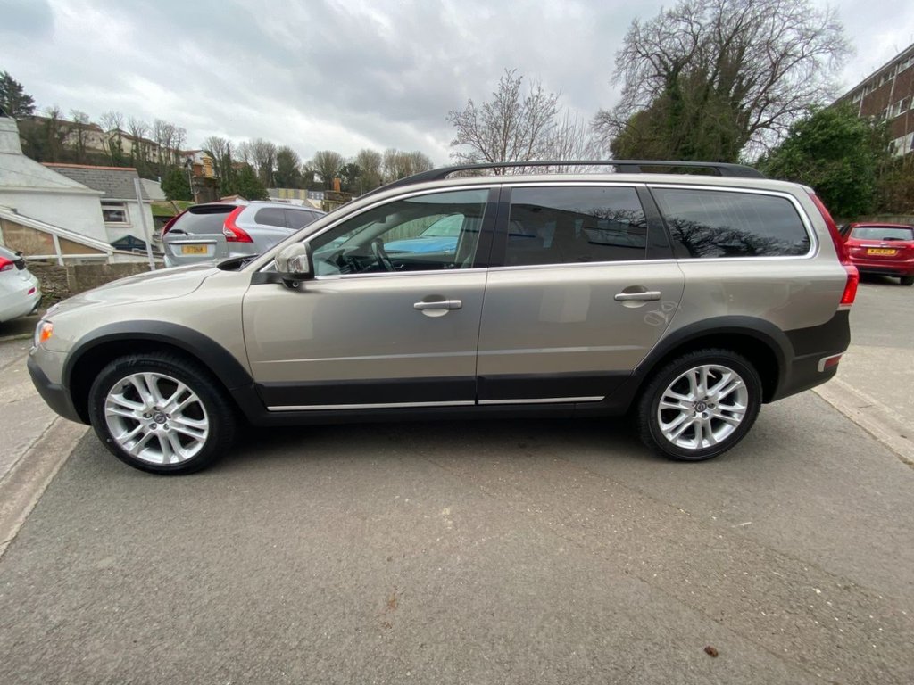 USED 2014 14 VOLVO XC70 2.4 D5 SE Lux Estate 5dr Diesel Geartronic AWD Euro 5 (215 ps) DRIVERS SUPPORT PACK / WINTER PACK