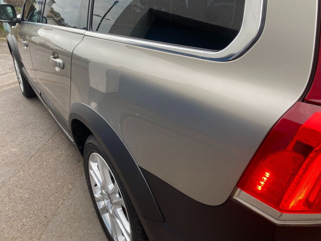 USED 2014 14 VOLVO XC70 2.4 D5 SE Lux Estate 5dr Diesel Geartronic AWD Euro 5 (215 ps) DRIVERS SUPPORT PACK / WINTER PACK