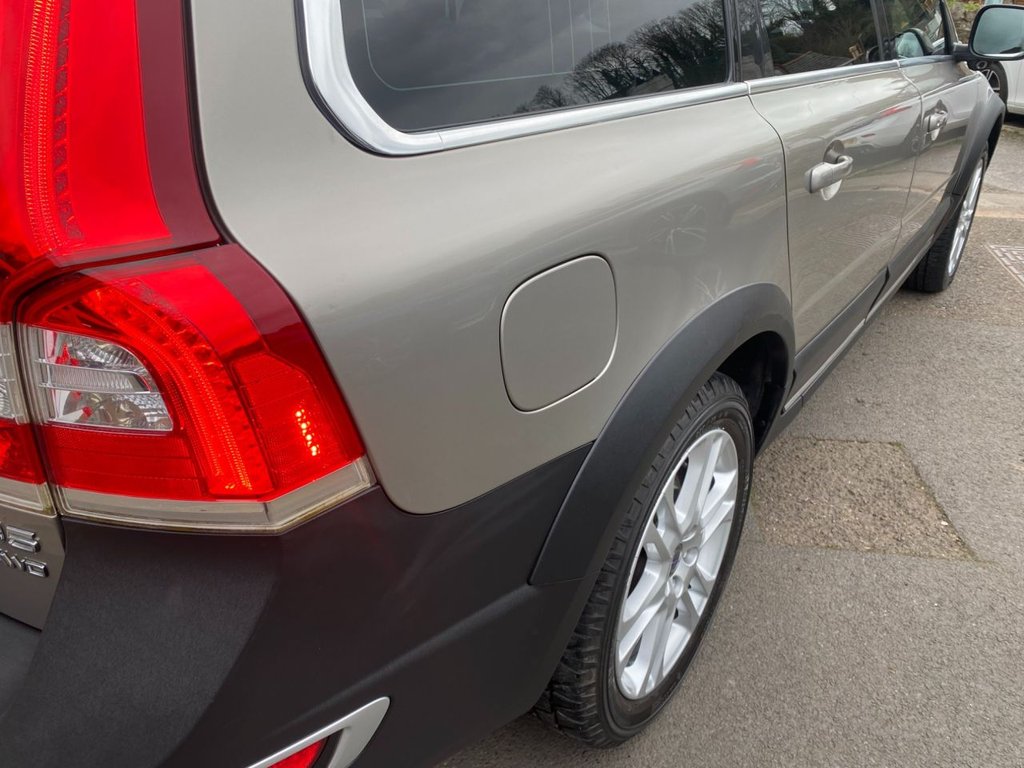 USED 2014 14 VOLVO XC70 2.4 D5 SE Lux Estate 5dr Diesel Geartronic AWD Euro 5 (215 ps) DRIVERS SUPPORT PACK / WINTER PACK