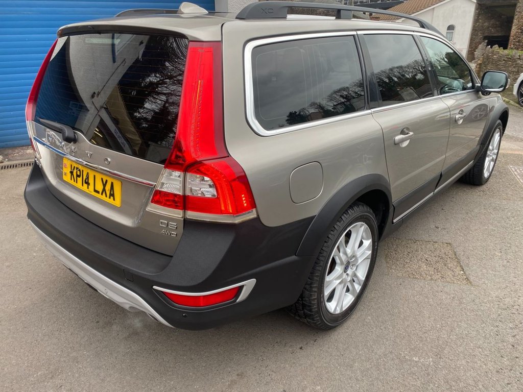 USED 2014 14 VOLVO XC70 2.4 D5 SE Lux Estate 5dr Diesel Geartronic AWD Euro 5 (215 ps) DRIVERS SUPPORT PACK / WINTER PACK