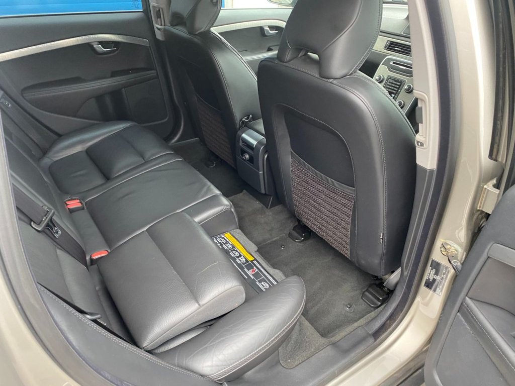 USED 2014 14 VOLVO XC70 2.4 D5 SE Lux Estate 5dr Diesel Geartronic AWD Euro 5 (215 ps) DRIVERS SUPPORT PACK / WINTER PACK