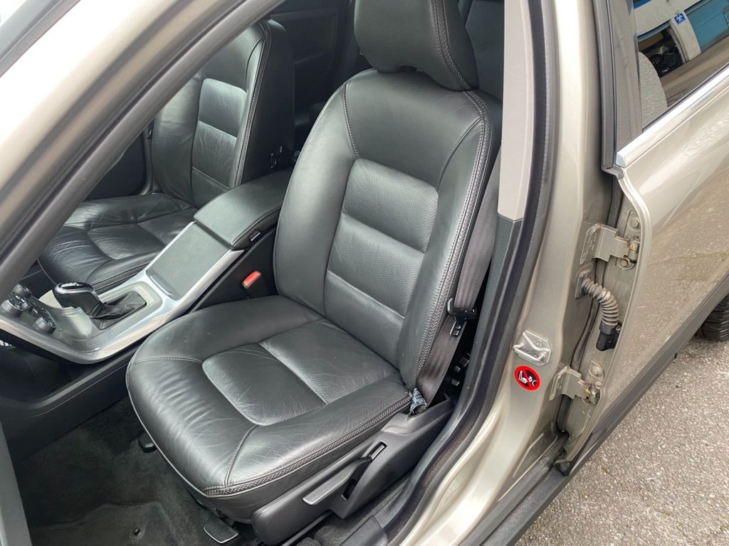 USED 2014 14 VOLVO XC70 2.4 D5 SE Lux Estate 5dr Diesel Geartronic AWD Euro 5 (215 ps) DRIVERS SUPPORT PACK / WINTER PACK