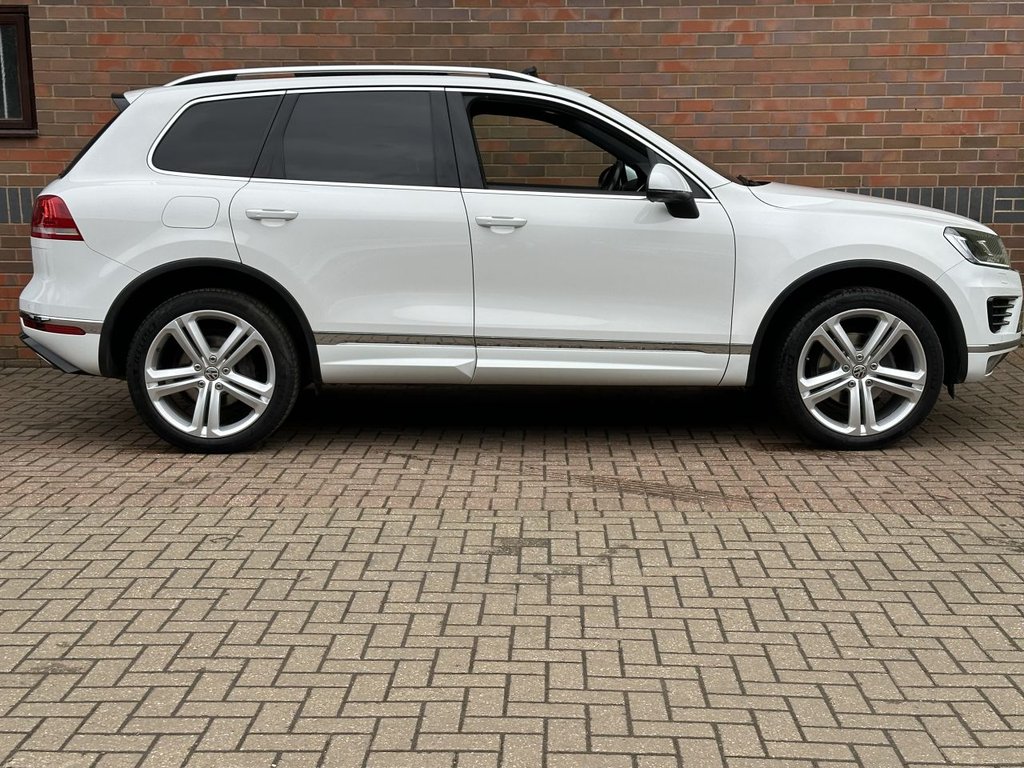 USED 2017 67 VOLKSWAGEN TOUAREG 3.0 TDI V6 R-Line Plus SUV 5dr Diesel Tiptronic 4WD Euro 6 (s/s) (262 ps) TOW BAR|21" WHEEL|1YR WARRANTY