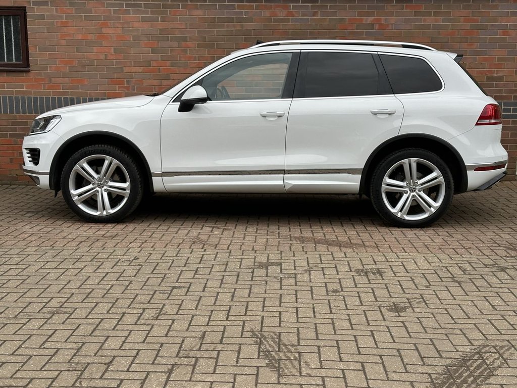 USED 2017 67 VOLKSWAGEN TOUAREG 3.0 TDI V6 R-Line Plus SUV 5dr Diesel Tiptronic 4WD Euro 6 (s/s) (262 ps) TOW BAR|21" WHEEL|1YR WARRANTY