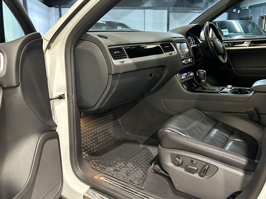 USED 2017 67 VOLKSWAGEN TOUAREG 3.0 TDI V6 R-Line Plus SUV 5dr Diesel Tiptronic 4WD Euro 6 (s/s) (262 ps) TOW BAR|21" WHEEL|1YR WARRANTY