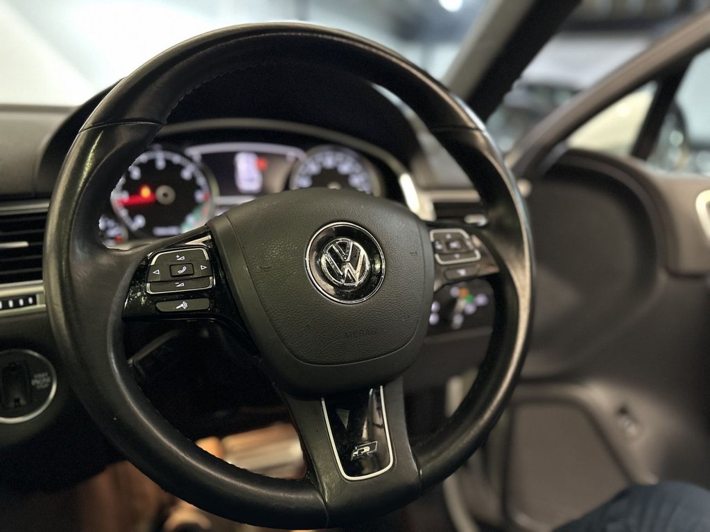 USED 2017 67 VOLKSWAGEN TOUAREG 3.0 TDI V6 R-Line Plus SUV 5dr Diesel Tiptronic 4WD Euro 6 (s/s) (262 ps) TOW BAR|21" WHEEL|1YR WARRANTY