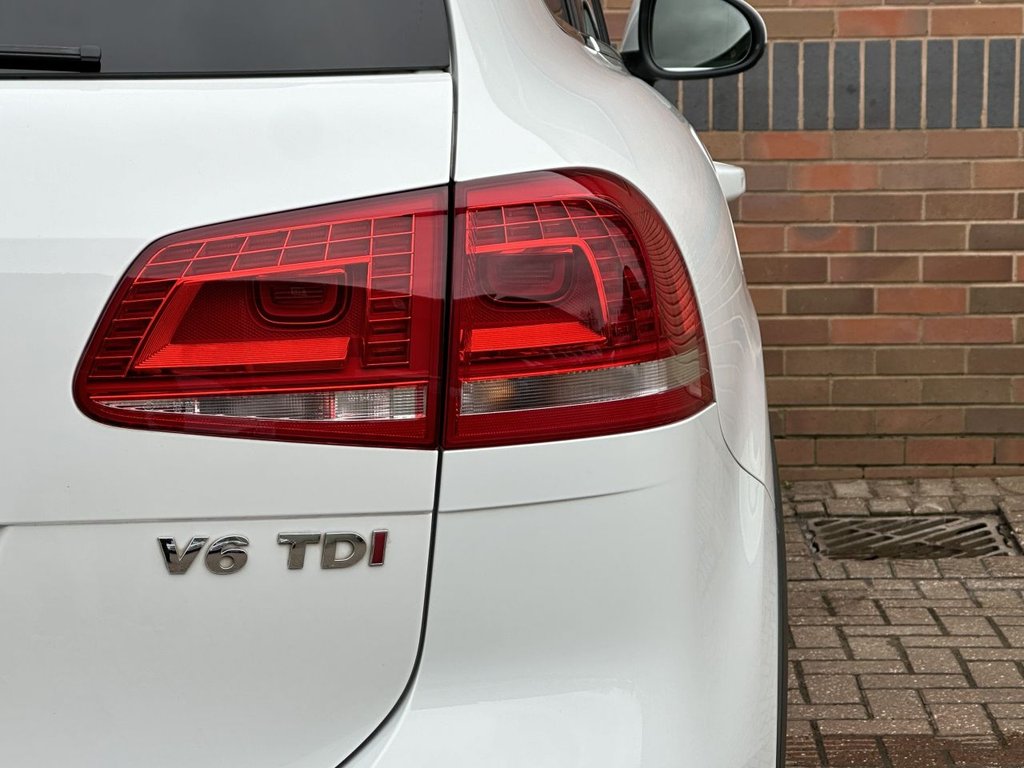 USED 2017 67 VOLKSWAGEN TOUAREG 3.0 TDI V6 R-Line Plus SUV 5dr Diesel Tiptronic 4WD Euro 6 (s/s) (262 ps) TOW BAR|21" WHEEL|1YR WARRANTY