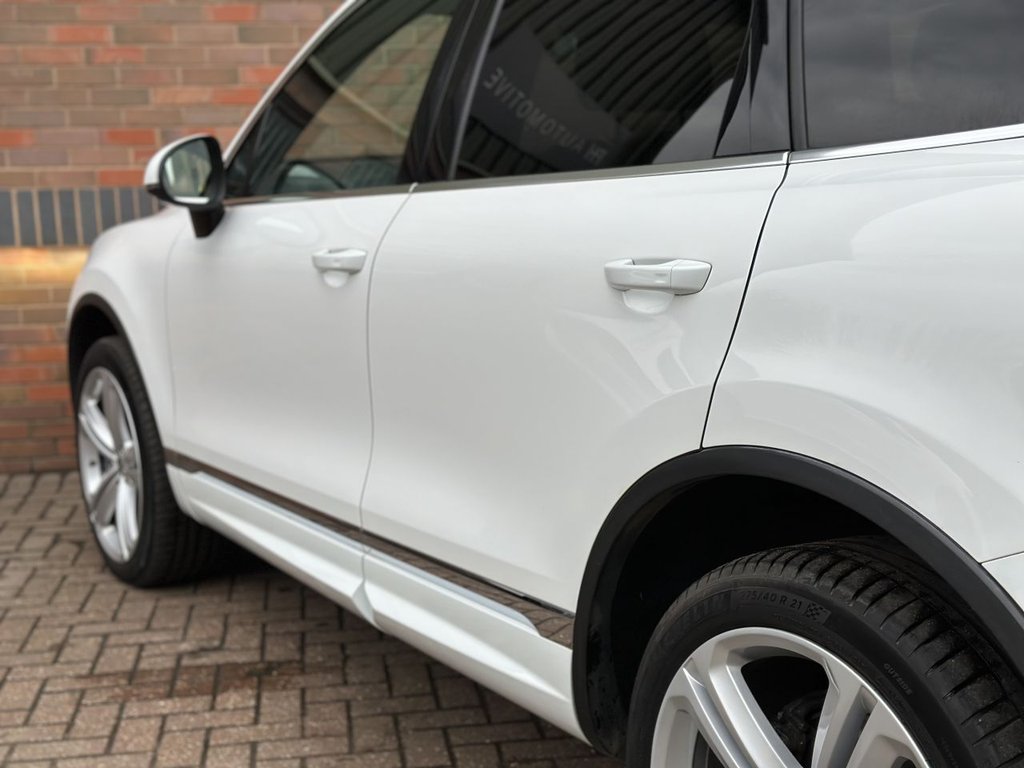 USED 2017 67 VOLKSWAGEN TOUAREG 3.0 TDI V6 R-Line Plus SUV 5dr Diesel Tiptronic 4WD Euro 6 (s/s) (262 ps) TOW BAR|21" WHEEL|1YR WARRANTY