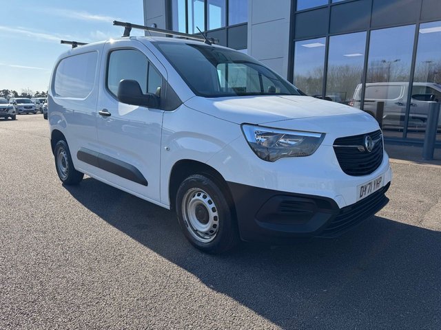 2022 71 Vauxhall Combo 1.5 TURBO D 2000 DYNAMIC 100PS AIRCON