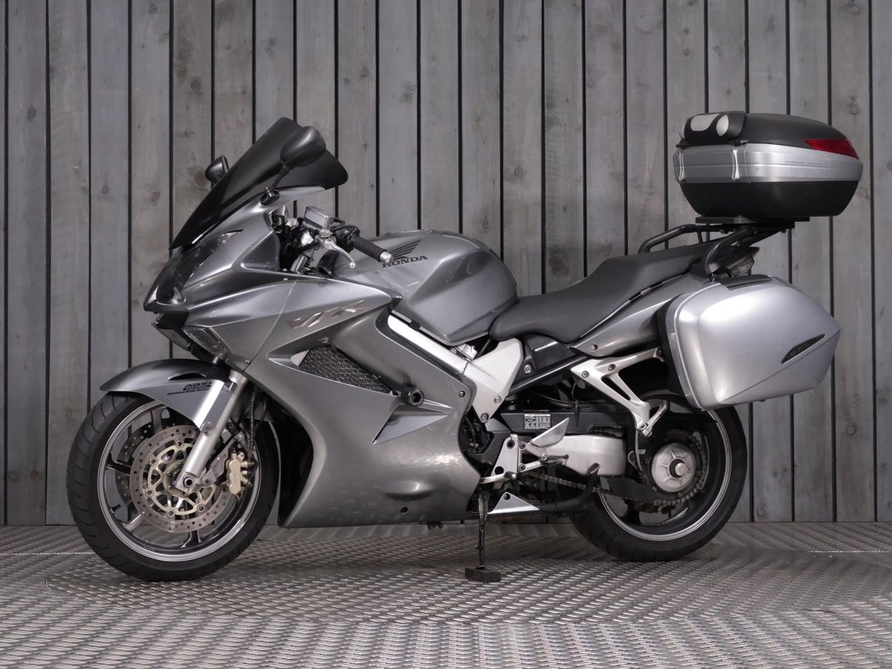 2008 HONDA VFR800 SILVER with 18363 miles - Used Motorbikes