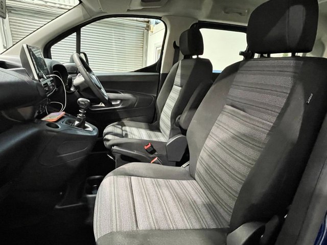 View our VAUXHALL COMBO LIFE