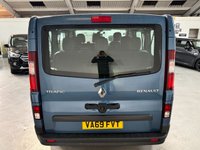 USED 2020 69 RENAULT TRAFIC 2.0 dCi ENERGY 28 Sport Nav Minibus Double Cab 5dr Diesel Manual SWB Euro 6 (s/s) (9 Seat) (120 ps) 