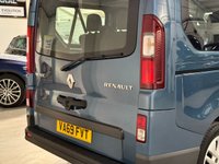 USED 2020 69 RENAULT TRAFIC 2.0 dCi ENERGY 28 Sport Nav Minibus Double Cab 5dr Diesel Manual SWB Euro 6 (s/s) (9 Seat) (120 ps) 