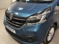 USED 2020 69 RENAULT TRAFIC 2.0 dCi ENERGY 28 Sport Nav Minibus Double Cab 5dr Diesel Manual SWB Euro 6 (s/s) (9 Seat) (120 ps) 
