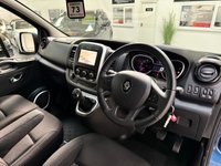 USED 2020 69 RENAULT TRAFIC 2.0 dCi ENERGY 28 Sport Nav Minibus Double Cab 5dr Diesel Manual SWB Euro 6 (s/s) (9 Seat) (120 ps) 