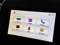 USED 2020 69 RENAULT TRAFIC 2.0 dCi ENERGY 28 Sport Nav Minibus Double Cab 5dr Diesel Manual SWB Euro 6 (s/s) (9 Seat) (120 ps) 
