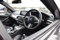 USED 2018 06 BMW 5 SERIES 3.0 530d M Sport Saloon 4dr Diesel Auto xDrive Euro 6 (s/s) (265 ps) ICON LED / HUD / M SPORT+ PACK