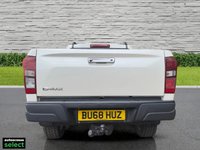 USED 2019 68 ISUZU D-MAX 1.9 TD Blade Pickup Double Cab 4dr Diesel Manual 4WD Euro 6 (164 ps) TOW BAR AND 13 PIN - PEARL PAINT