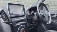 USED 2019 68 ISUZU D-MAX 1.9 TD Blade Pickup Double Cab 4dr Diesel Manual 4WD Euro 6 (164 ps) TOW BAR AND 13 PIN - PEARL PAINT