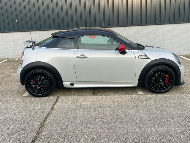 View our MINI COUPE