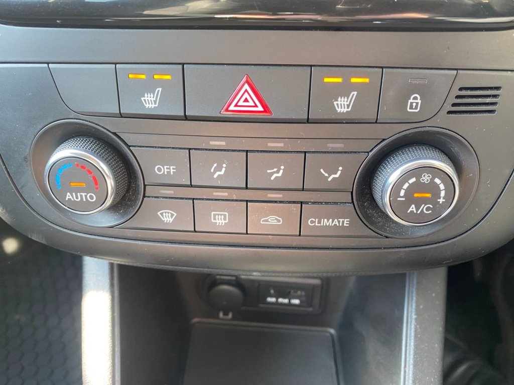 USED 2016 16 KIA VENGA 1.6 3 MPV 5dr Petrol Auto Euro 6 (123 bhp) NAVIGATION HEATED SEATS CAMERA