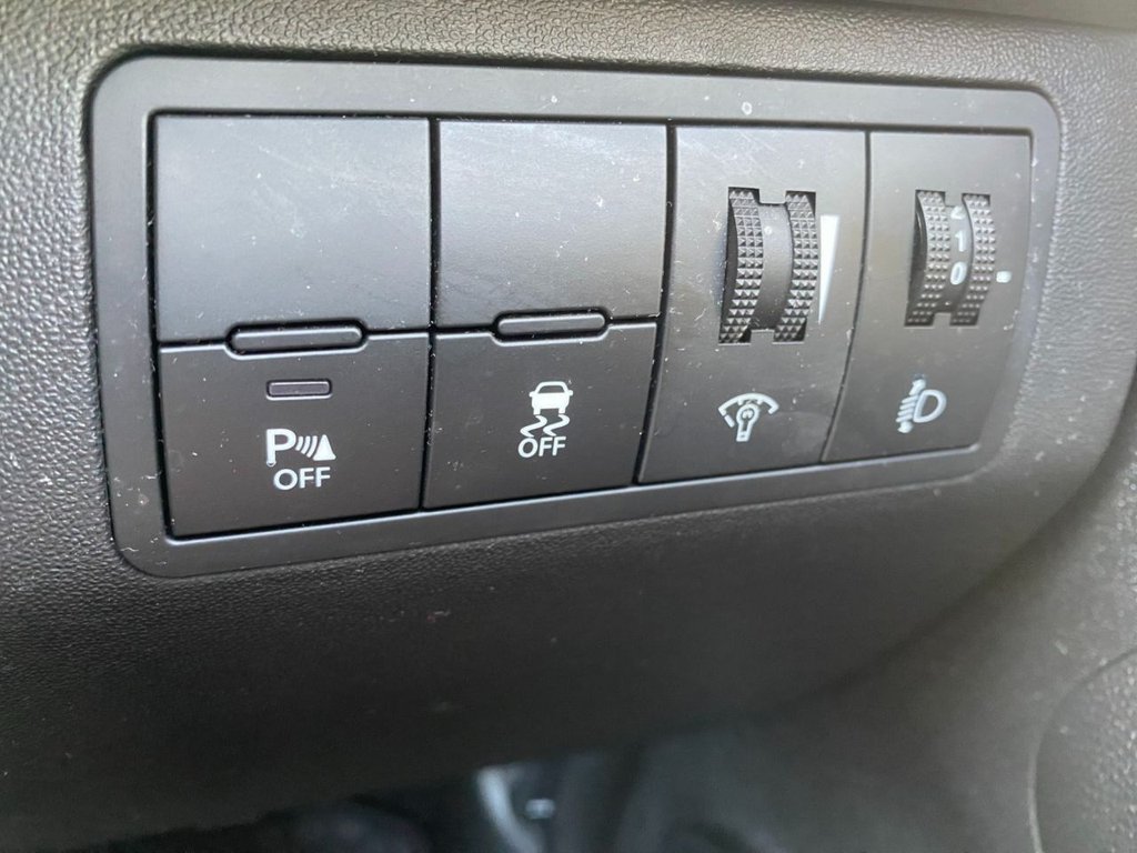 USED 2016 16 KIA VENGA 1.6 3 MPV 5dr Petrol Auto Euro 6 (123 bhp) NAVIGATION HEATED SEATS CAMERA