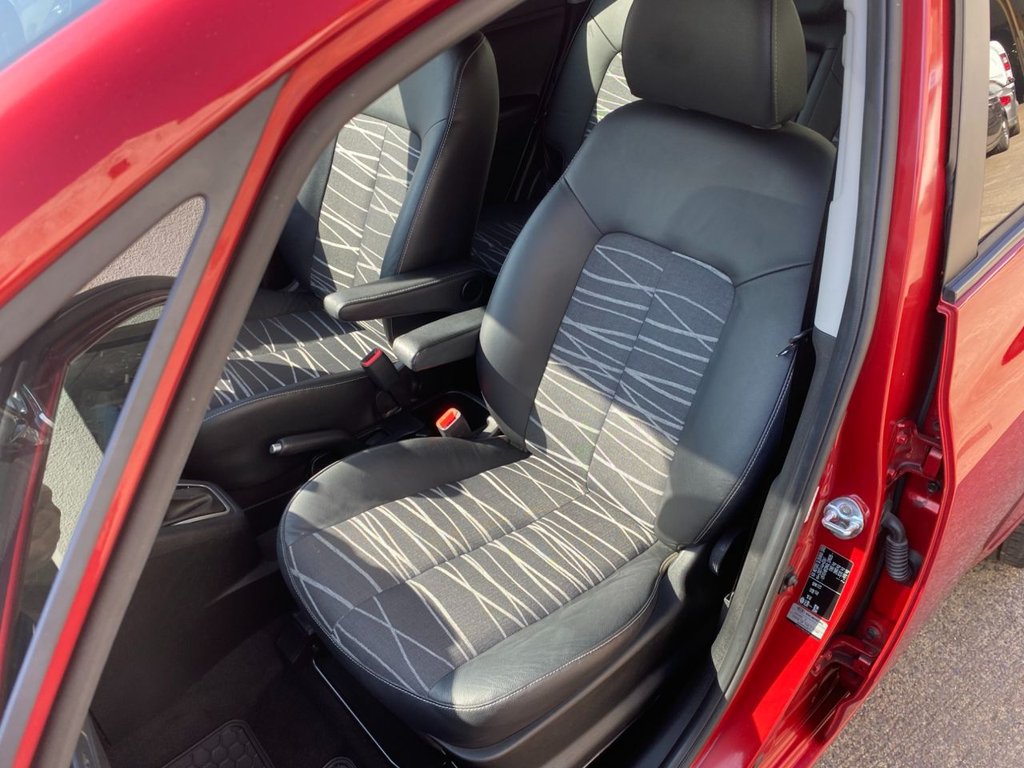 USED 2016 16 KIA VENGA 1.6 3 MPV 5dr Petrol Auto Euro 6 (123 bhp) NAVIGATION HEATED SEATS CAMERA