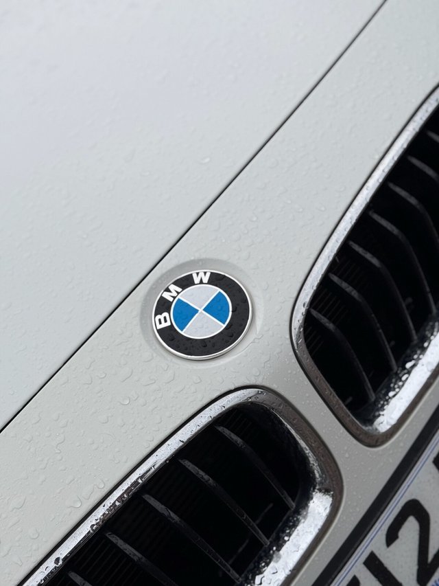 View our BMW 3 SERIES