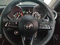 USED 2021 21 ALFA ROMEO GIULIA Lusso Ti 4d  AUTO  197 BHP 