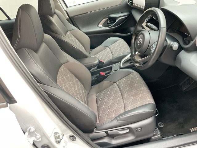 USED 2022 71 Toyota Yaris Cross 1.5 Vvt-H Excel Suv 5dr Petrol Hybrid E-Cvt Euro 6 (s/S) (116 Ps) - Heated Seats + Parking Camera