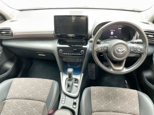 USED 2022 71 Toyota Yaris Cross 1.5 Vvt-H Excel Suv 5dr Petrol Hybrid E-Cvt Euro 6 (s/S) (116 Ps) - Heated Seats + Parking Camera