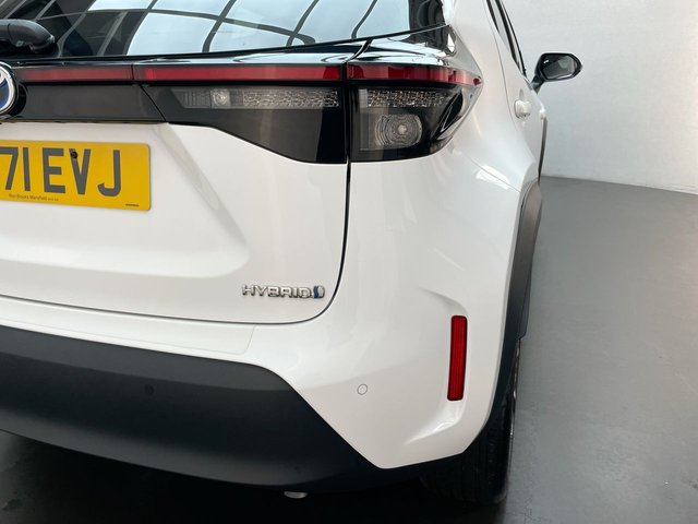 USED 2022 71 Toyota Yaris Cross 1.5 Vvt-H Excel Suv 5dr Petrol Hybrid E-Cvt Euro 6 (s/S) (116 Ps) - Heated Seats + Parking Camera