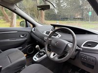 USED 2009 59 RENAULT SCENIC 1.5 dCi Dynamique MPV 5dr Diesel Manual Euro 4 (106 ps) 
