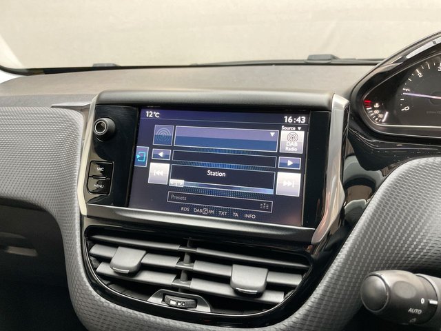 USED 2017 67 Peugeot 2008 1.6 Bluehdi Allure Suv 5dr Diesel Manual Euro 6 (s/S) (120 Ps) 17in Alloy Wheels + Cruise Control