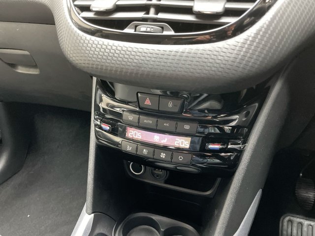 USED 2017 67 Peugeot 2008 1.6 Bluehdi Allure Suv 5dr Diesel Manual Euro 6 (s/S) (120 Ps) 17in Alloy Wheels + Cruise Control