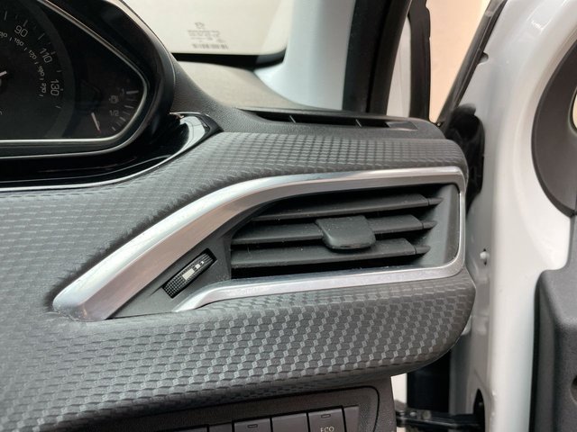 USED 2017 67 Peugeot 2008 1.6 Bluehdi Allure Suv 5dr Diesel Manual Euro 6 (s/S) (120 Ps) 17in Alloy Wheels + Cruise Control