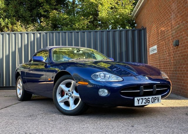 2001 XK 2001 4.0 CONVERTIBLE 2DR PETROL AUTOMATIC 284 G KM, 290 BHP 2001... photo