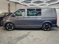 USED 2017 67 VOLKSWAGEN TRANSPORTER 2.0 BiTDI T30 BlueMotion Tech Highline Crew Van Double Cab 5dr Diesel DSG FWD SWB Euro 6 (s/s) (204 ps) Parking Sensors, DAB Radio, Car-Net